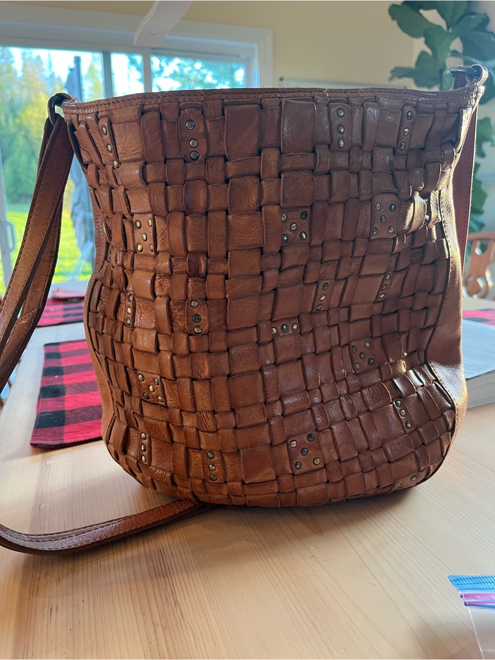 Woven Leather Shoulder Bag in Brown